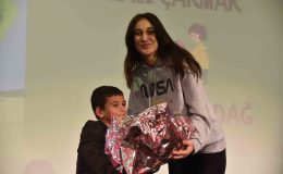 Dilek Ağacı projesi ile öğrenciler arasında paylaşma duygusu gelişiyor