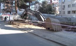 Kadıköy’de önlem alınmayan inşaat alanı tehlike saçıyor