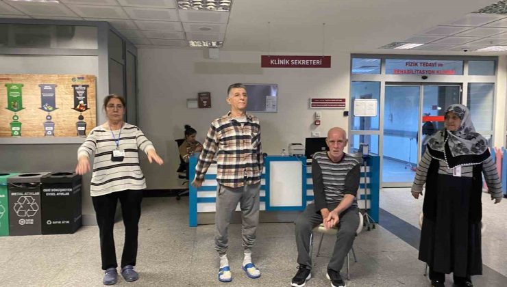 Fizik tedavi hastaları hastane koridorunda “Tai chi” yaptı