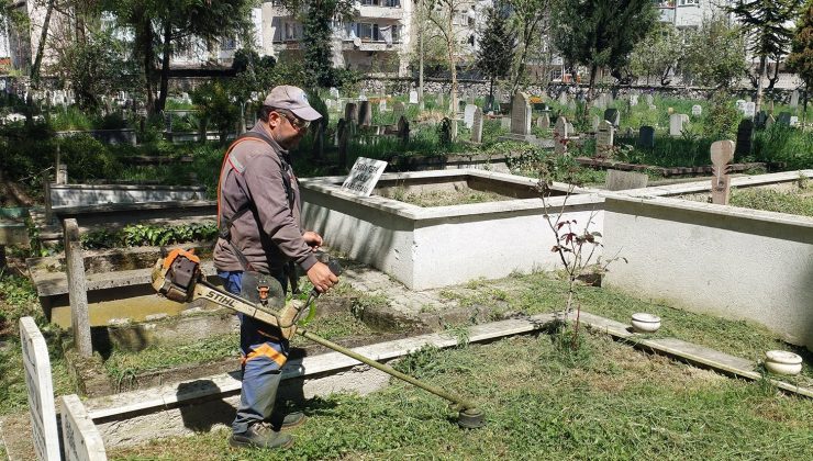 Sakarya’da mezarlıklar bayrama hazırlanıyor