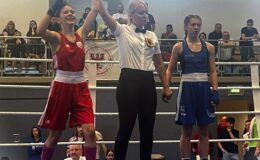 13 yaşındaki boksör Selina Çukur, Almanya’da şampiyon oldu