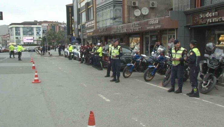 Arnavutköy’de Trafik Haftası’nda sürücülere kurallar hatırlatıldı