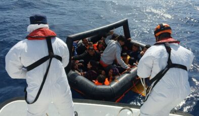 Ayvacık açıklarında 24 kaçak göçmen kurtarıldı