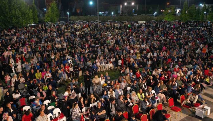 Balıkesir’de Gençlik Festivali konserleri büyük ilgi gördü