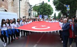 Bursa’da 19 Mayıs coşkusu kortej yürüyüşüyle başladı