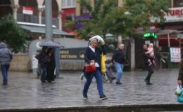 Bursa’da sağanak yağış ve dolu hayatı felç etti