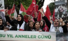Bursa’da yüzlerce kişi Filistinli anneler için yürüdü