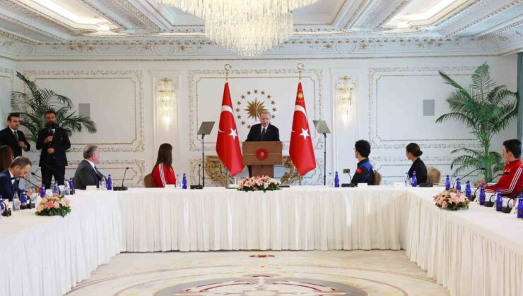 Cumhurbaşkanı Erdoğan: “19 Mayıs teslimiyete karşı milletimizin hür ve bağımsız yaşama kararlılığının sembolüdür”