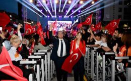 Gaziosmanpaşa’da 19 Mayıs Atatürk’ü Anma Gençlik ve Spor Bayramı, Emre Aydın konseri ile kutlandı