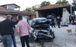 Jandarma araçlarına çarpıp kaçan alkollü sürücü dehşet saçtı: 4 yaralı