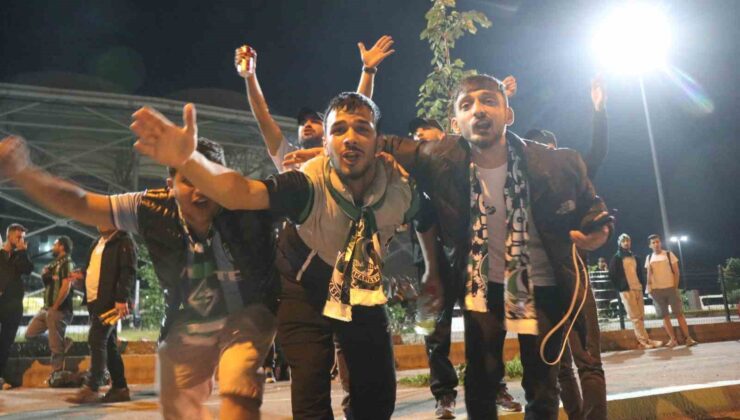 Play-off finali için Sakarya’dan 150 otobüs Adana’ya hareket etti