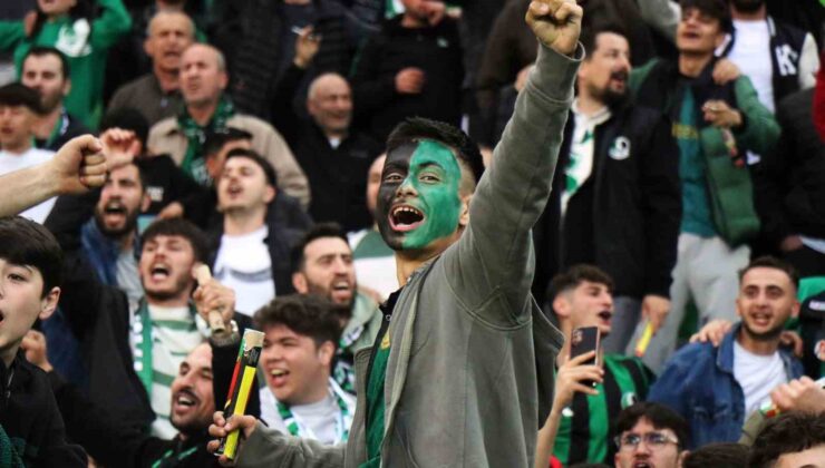 Sakaryaspor, Süper Lig hayali için son antrenmanına çıktı