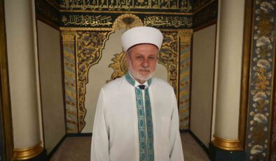 Ulu Cami’nin 25 senelik baş imamı emekli oldu