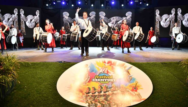 3. Uluslararası Esenyurt Halk Dansları, Müzik ve Sanat Festivali’nde Anadolu Ateşi sahne aldı