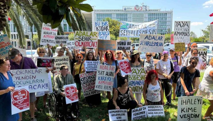 Adalar sakinlerinden İBB önünde “azmanbüsleri istemiyoruz” eylemi