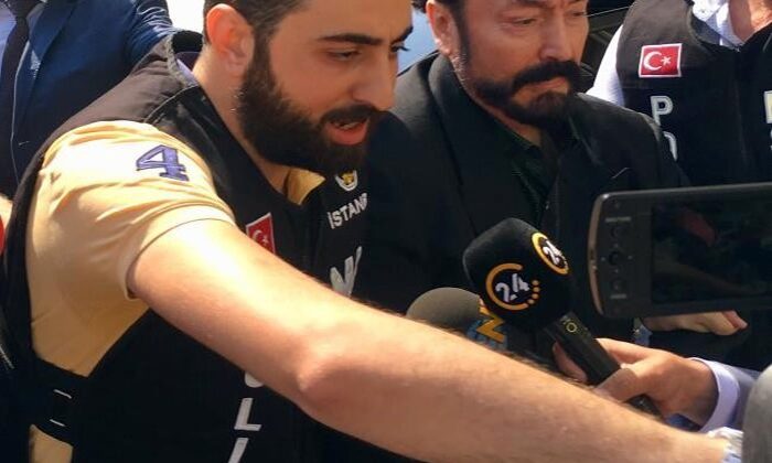 Adnan Oktar’ın ‘güncel yapılanma’ davasında sanık olan avukatların dosyası ayrıldı