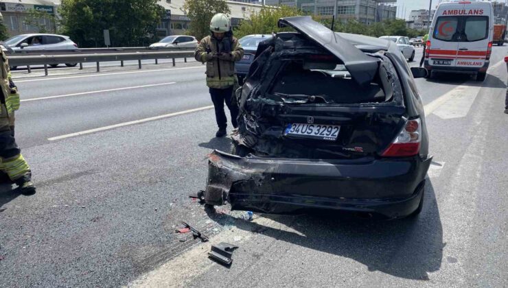 Arıza yapan otomobile kamyon çarptı: 1 yaralı