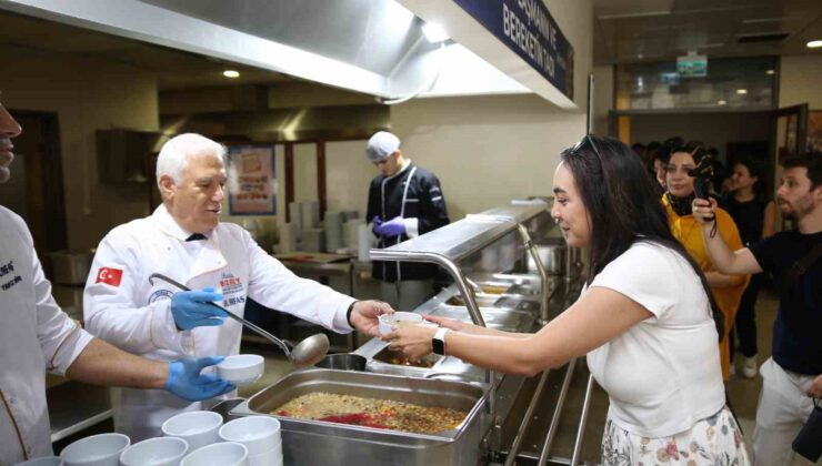 Aşure kazanları birlik ve beraberlik için kaynadı