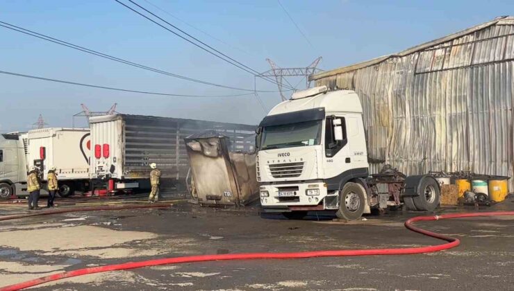 Ataşehir’de 2 tır dorsesi ve 1 iş yeri küle döndü