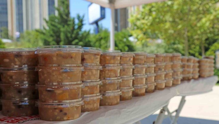 Ataşehir’de 35 bin kişiye aşure ikramı