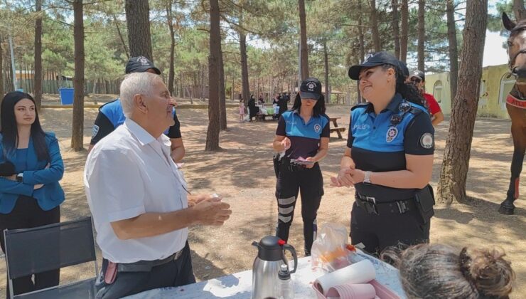 Atlı polisler orman yangınlarına karşı vatandaşları uyardı