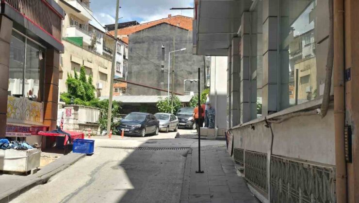 Bilecik’te sokak aralarındaki direklerden vatandaş şikayetçi