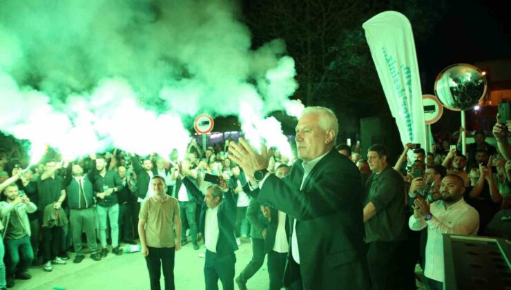 Bursa Büyükşehir Belediye Başkanı Mustafa Bozbey’den Bursaspor’a 500 bin TL destek