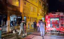Bursa’da alevli gece…4 katlı binadakiler korku dolu anlar yaşadı