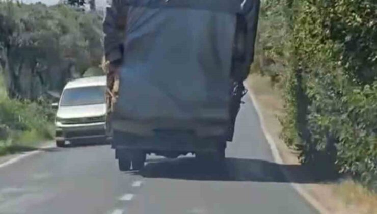 Bursa’da aşırı yükle seyreden kamyonet trafiği tehlikeye attı