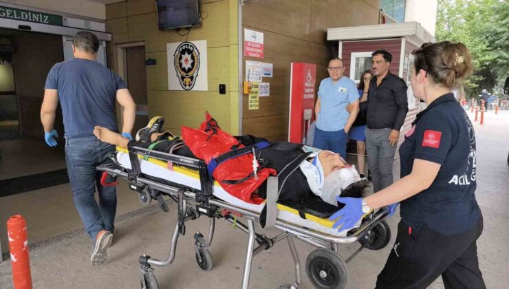 Bursa’da minibüs tarlaya uçtu, sürücü yaralandı