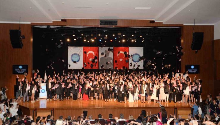 BUÜ’de mezun sayısı 300 bini geçti