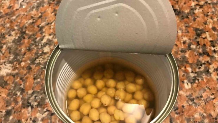 Çocuğunuza konserve kutu gıdaları verirken dikkatli olun: Erken ergenliğe neden olabilir