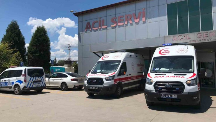 D-140’da motosikleti ile yolun karşısına geçmek isterken otomobil çarptı
