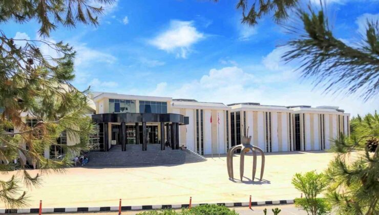 Dünyanın en iyi üniversiteleri arasında gösterildi