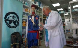 Eczanede Kırkpınar köşesi kurdu