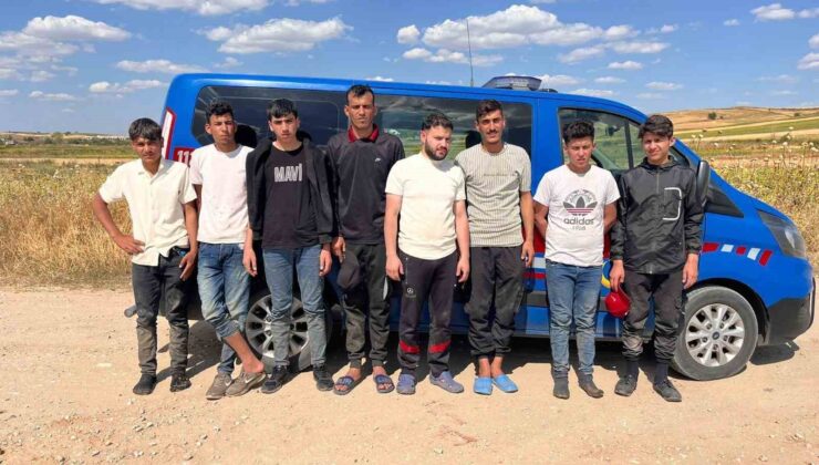 Edirne’de 8 yabancı  uyruklu kaçak göçmen yakalandı