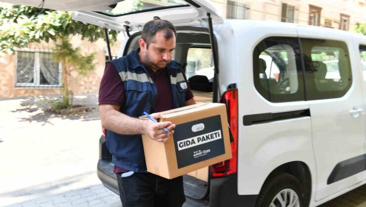 Esenyurt Belediyesi’nden ihtiyaç sahibi 4 bin vatandaşa gıda kolisi yardımı