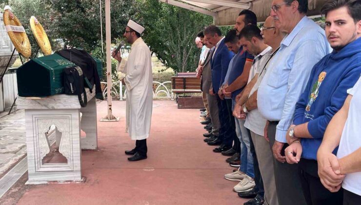 Eski bakanın kardeşi emekli hakim Nedim Adak, son yolculuğuna uğurlandı