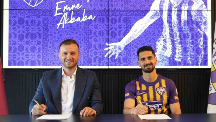 Eyüpspor, Emre Akbaba ile 2 yıllık sözleşme imzaladı