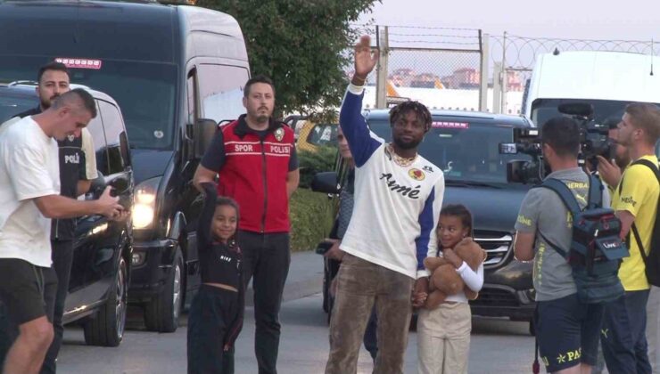 Fenerbahçe’nin yeni transferi Allan Saint-Maximin, İstanbul’a geldi