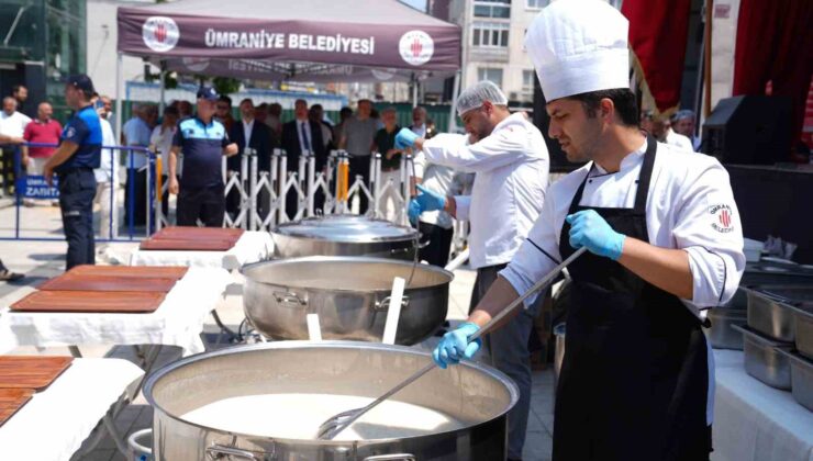 Geleneksel aşure ikramı binlerce kişiyi buluşturdu