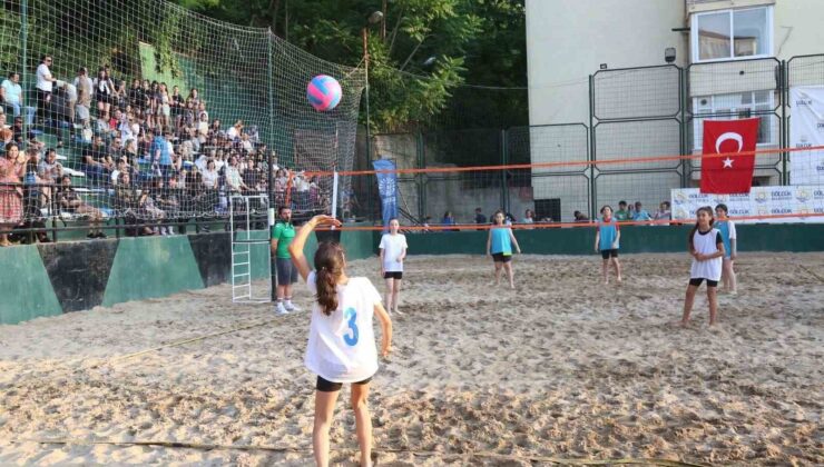 Gölcük’te plaj voleybol turnuvası heyecanı başlıyor