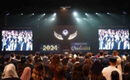 İGÜ’lü 9 bin 903 öğrenci mezuniyet keplerini attı