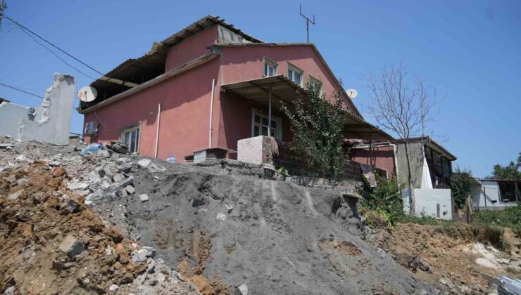 İstanbul’da maden sahasının ortasında kalan mahalleli uçurumun kenarında yaşıyor