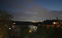 İstanbul’da şimşekler geceyi aydınlattı