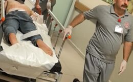 İstifa ettiği fabrikadaki 2 arkadaşını bıçaklayıp kaçtı