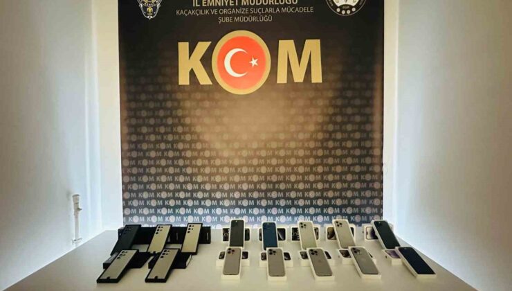 Kocaeli’de 1.5 milyon TL değerinde 15 kaçak cep telefonu ele geçirildi
