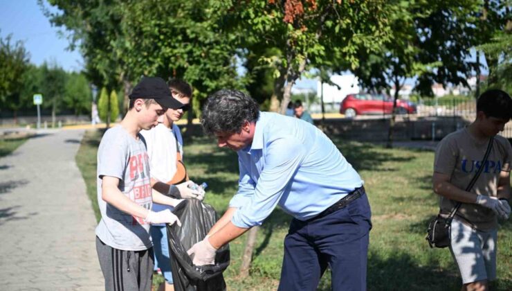 Kocaman’dan gençlerle mıntıka temizliği