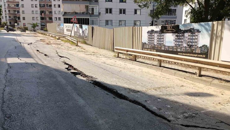 Konut inşaatı yolda göçüğe sebep oldu