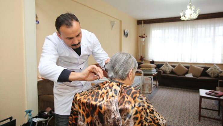 Küçükçekmece Belediyesi 65 yaş üstü özel gereksinimli vatandaşlara evde bakım hizmeti veriyor